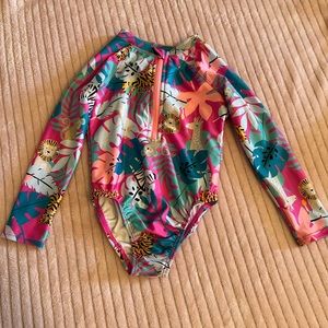 Wonder Nation Baby and Toddler Girl One-Piece Rash Guard Swimsuit, Size 2T